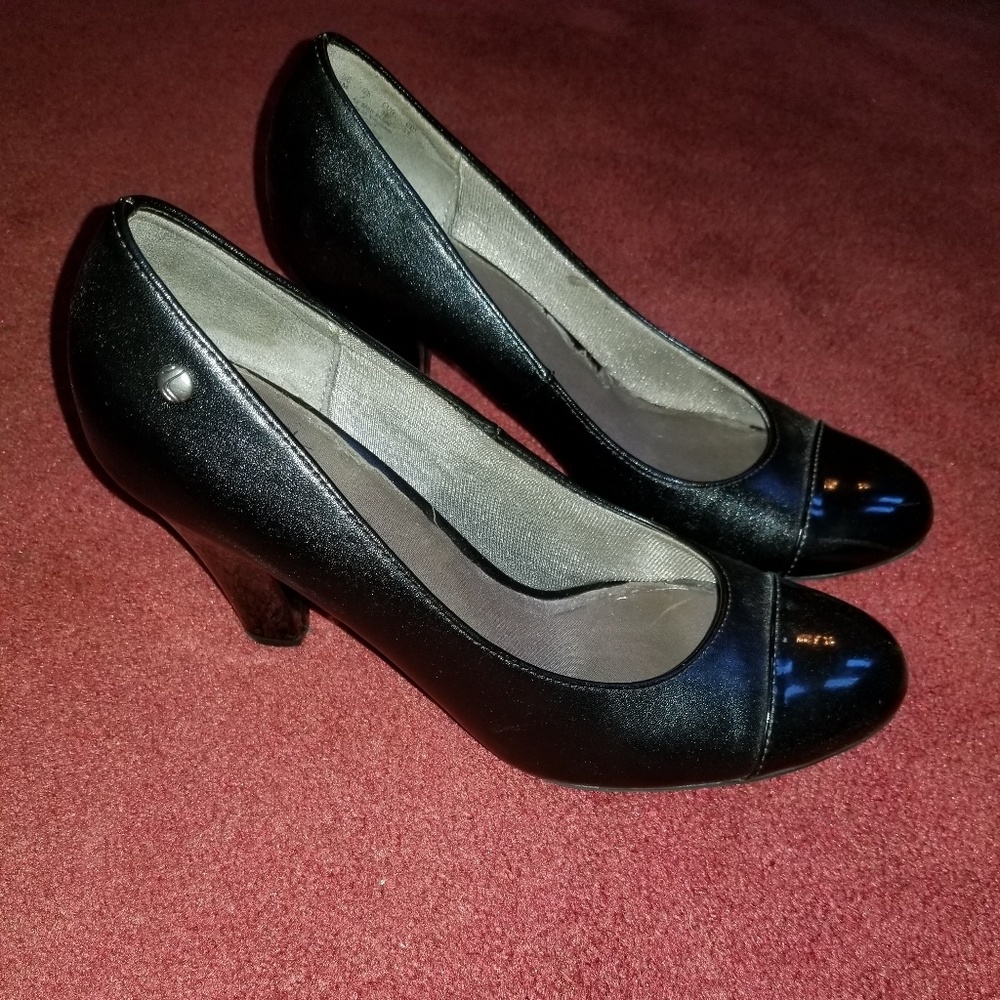 Black business pumps, memory foam